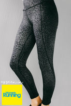 Load image into Gallery viewer, Leopard print performance leggings